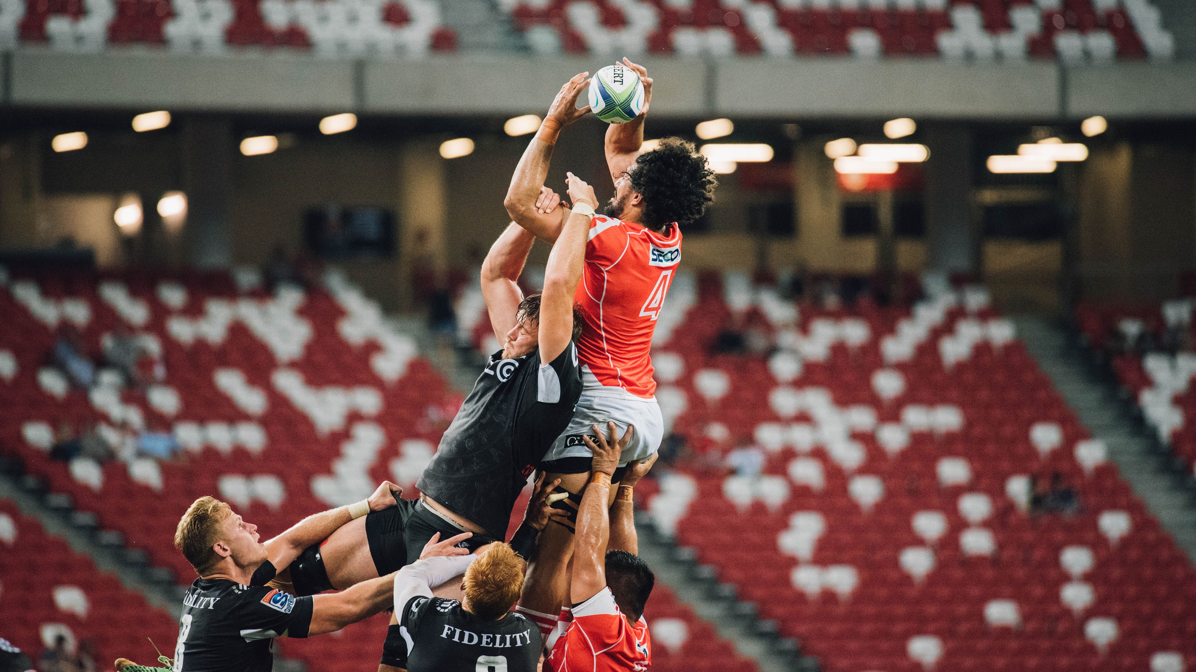 墨西哥队主场吸引大量球迷支持，墨西哥联赛强队